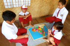 Eine 4. Grundschulklasse besucht Futura Indonesia